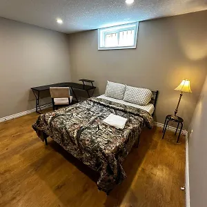  Homestay Budget In Kitchener- Near Town Centre- Food, Shopping, Transit K3