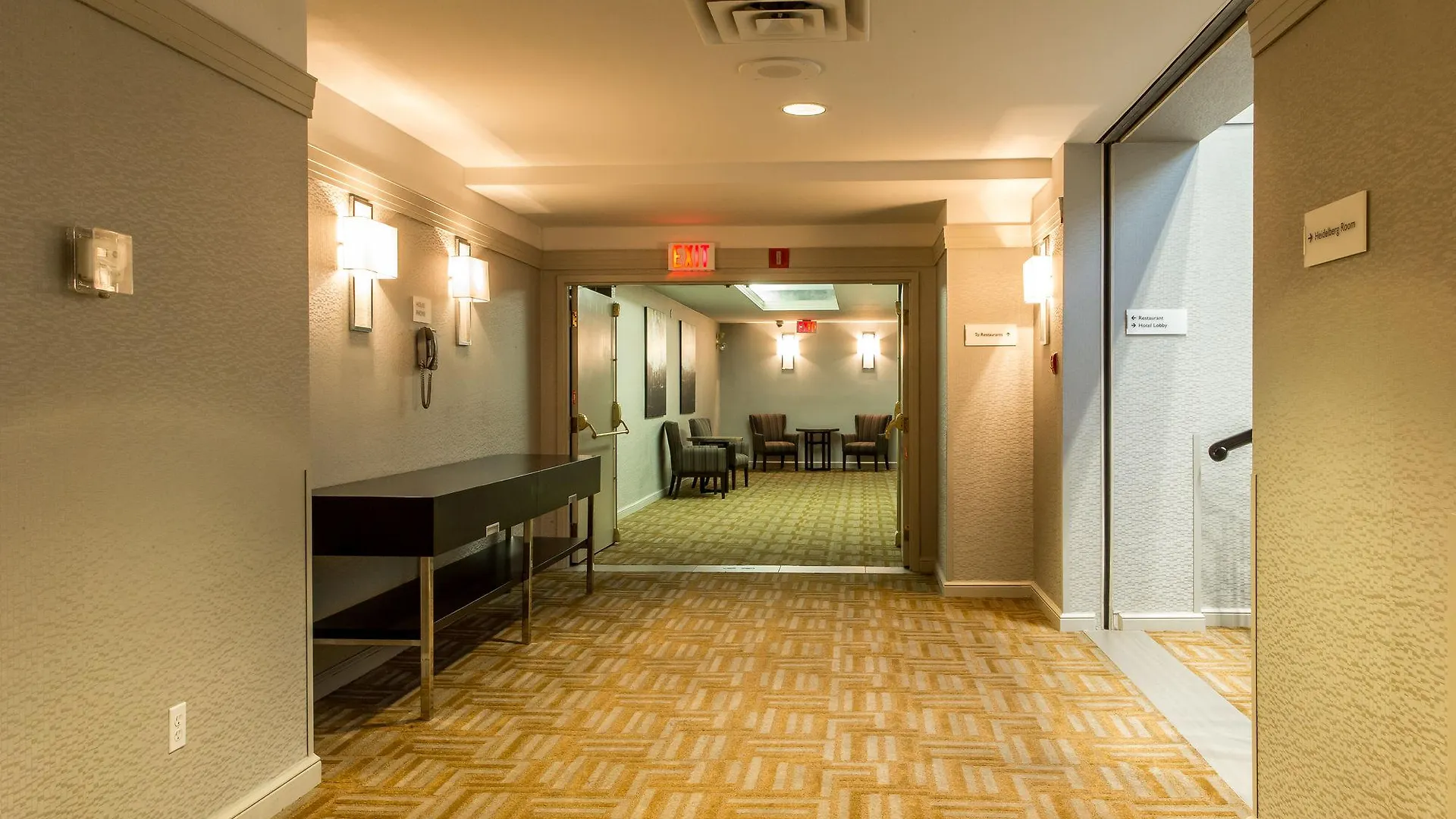 Courtyard By Marriott Kitchener Hotel