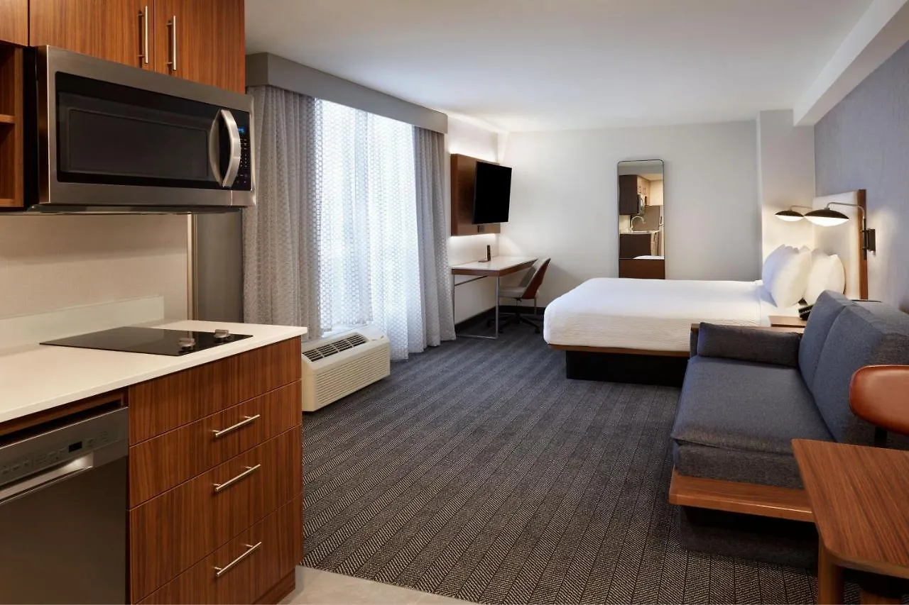 Courtyard By Marriott Kitchener Hotel