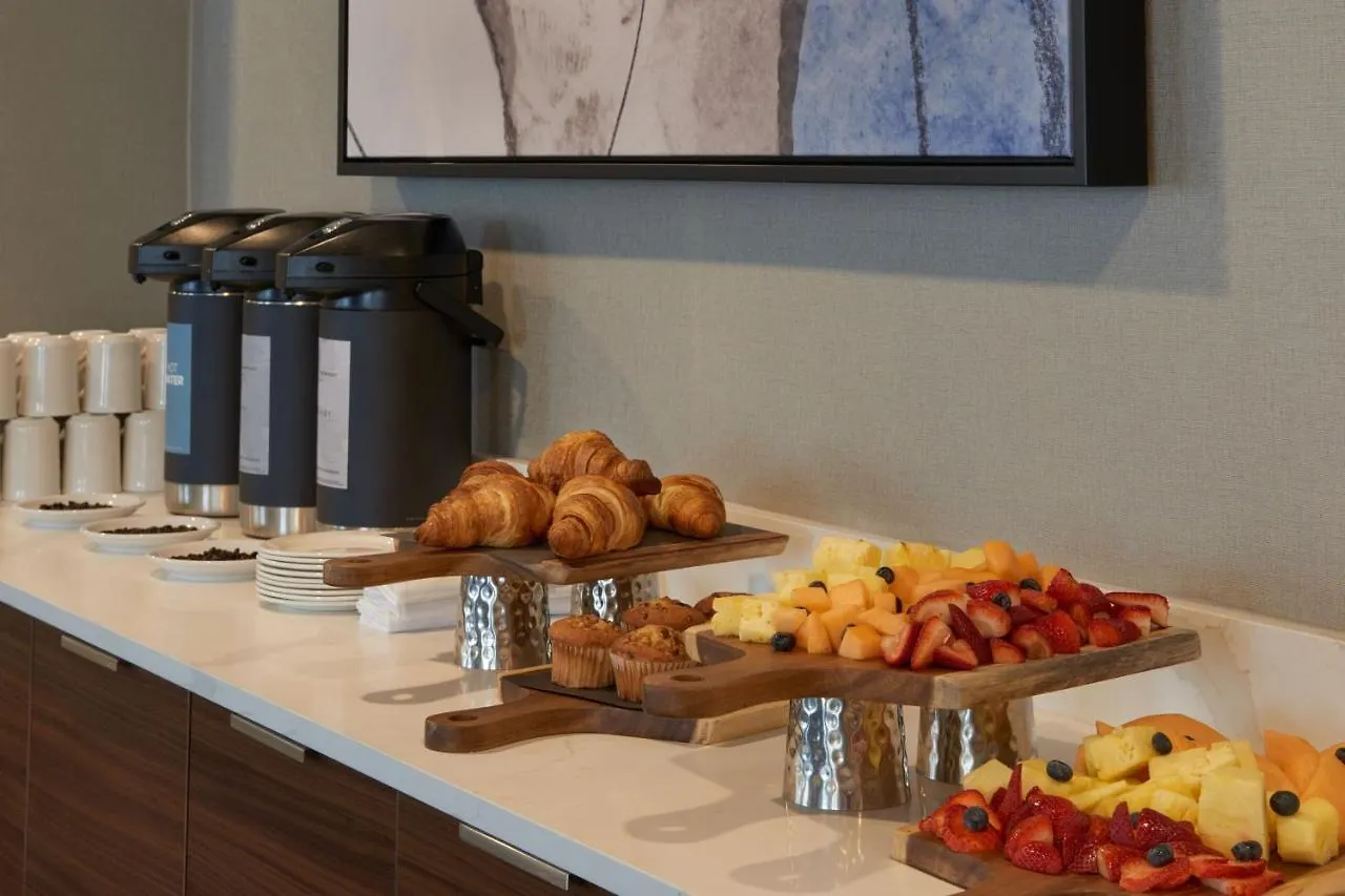 Courtyard By Marriott Kitchener Hotel
