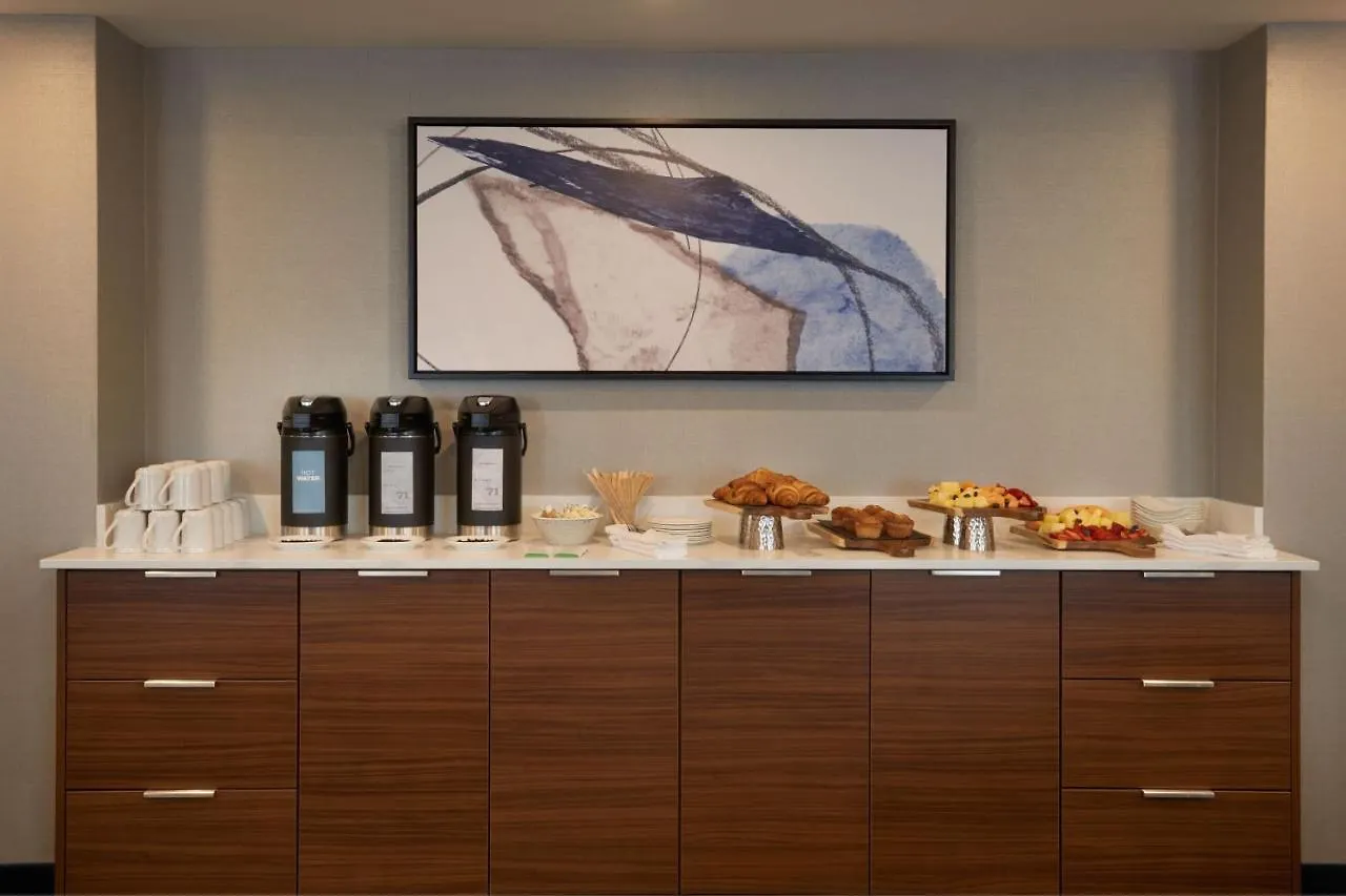 Courtyard By Marriott Kitchener Hotel