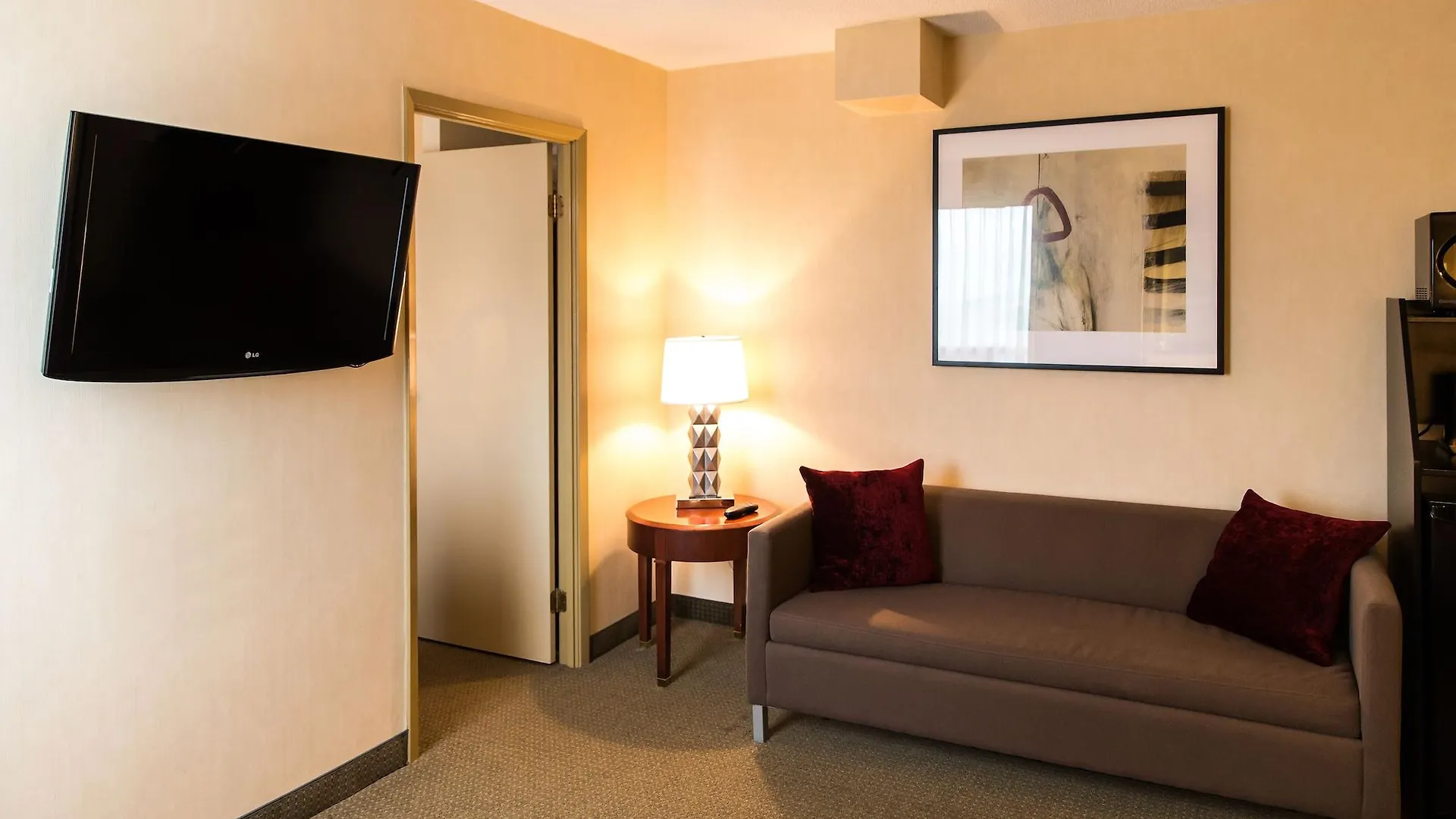 Courtyard By Marriott Kitchener Hotel 3*,