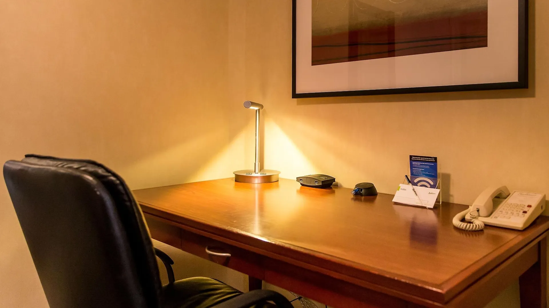 Courtyard By Marriott Kitchener Hotel