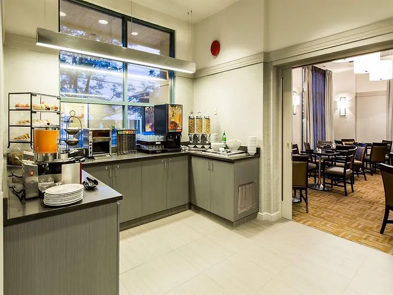 Courtyard By Marriott Kitchener Hotel 3*,